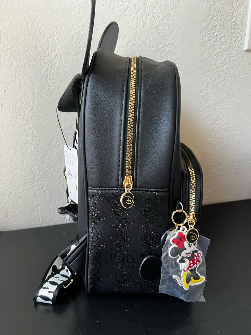 NWT Primark Exclusive Disney Minnie Mouse Black Mini Backpack with Bag Charm